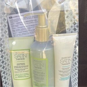 Mary Kay Satin Hands 3-Piece Set - White & Light Green